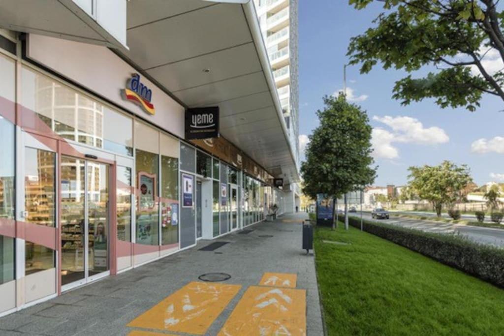 On The Danube, City Center, Free Parking Bratislava Bagian luar foto